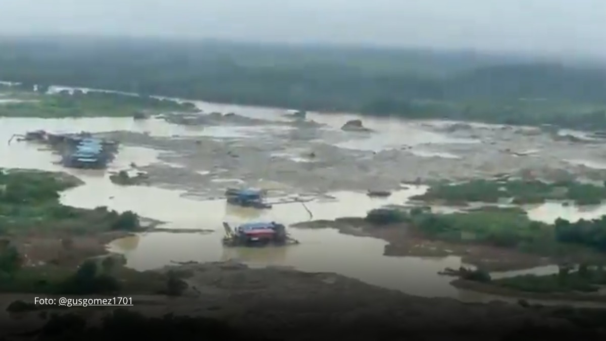 Sobrevuelo revela el impacto de la minería ilegal sobre el río Nechí en el Bajo Cauca