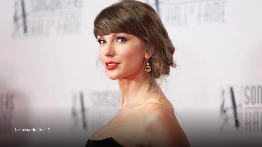 Taylor Swift emociona al ingresar al Salón de la Fama de los Compositores