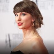 Taylor Swift emociona al ingresar al Salón de la Fama de los Compositores