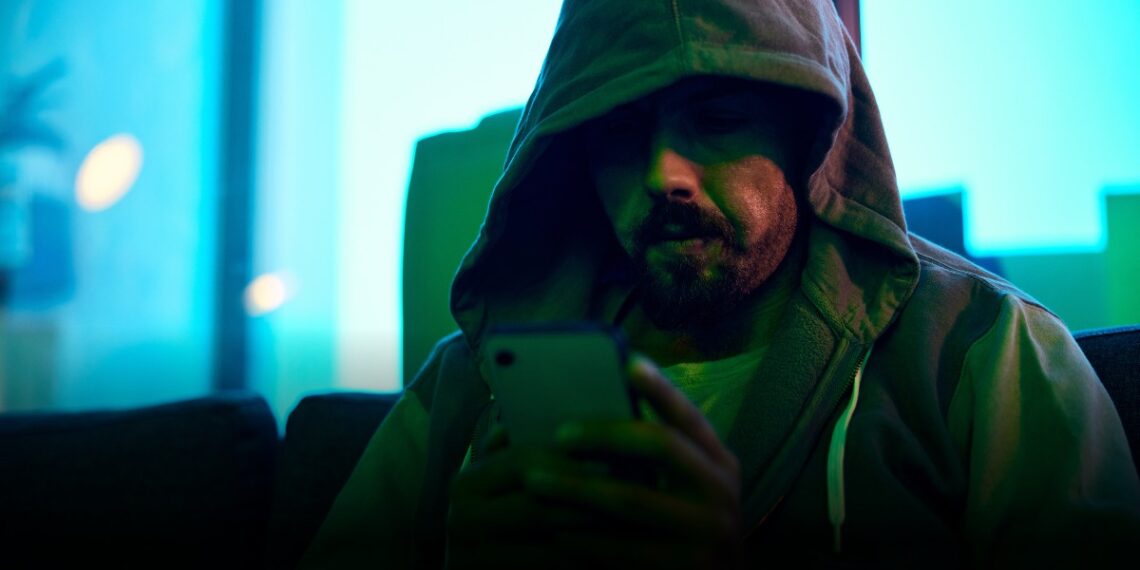 CRC plantea nuevas medidas para frenar las estafas por llamadas y mensajes de texto en Colombia