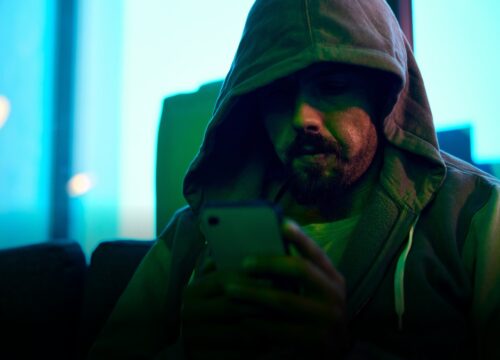 CRC plantea nuevas medidas para frenar las estafas por llamadas y mensajes de texto en Colombia CRC plantea nuevas medidas para frenar las estafas por llamadas y mensajes de texto en Colombia