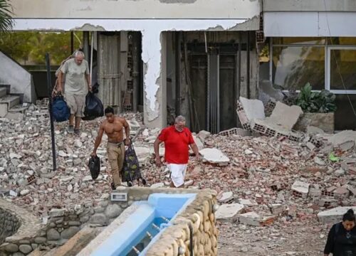 Venezuela intensifica labores de rescate tras terremotos que dejan más de 160 fallecidos y cerca de mil heridos Venezuela intensifica labores de rescate tras terremotos que dejan más de 160 fallecidos y cerca de mil heridos
