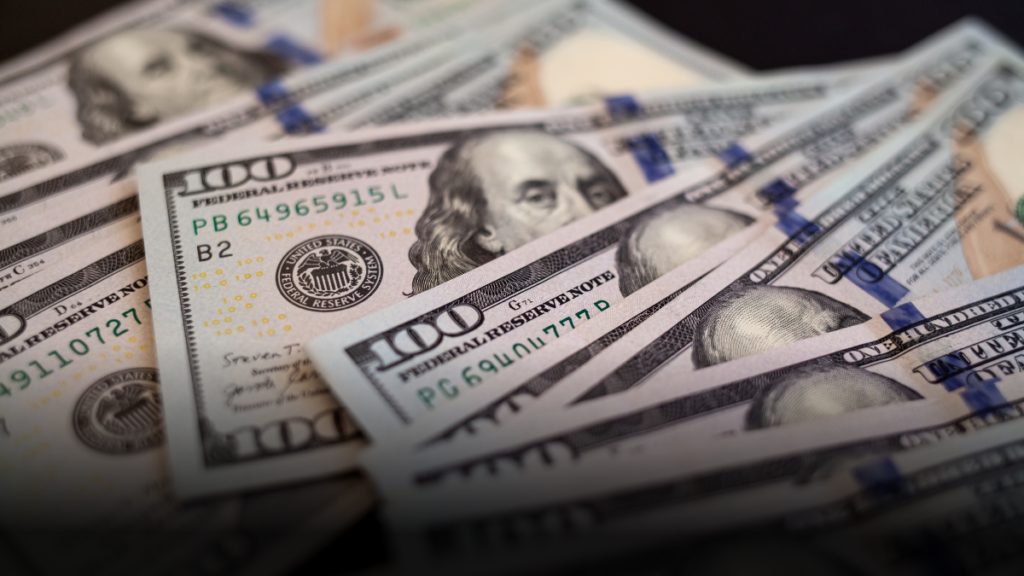 Expertos anticipan un cambio en la tendencia del dólar en Colombia