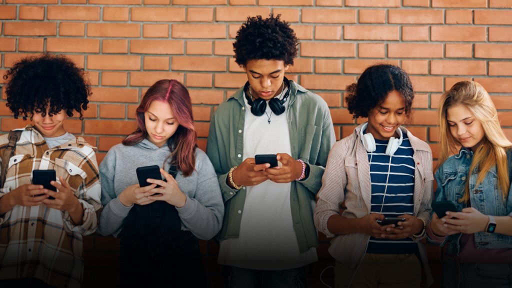 Proyecto de ley busca prohibir las redes sociales para menores de 16 años en Colombia
