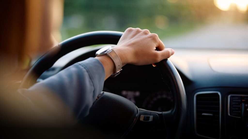 Ministerio de Transporte fija nuevos requisitos para licencias de conducción de personas con discapacidad auditiva