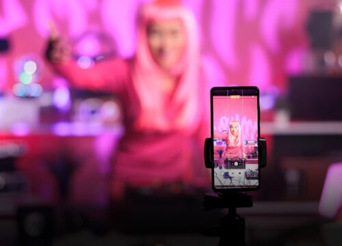 Estudio advierte alta presencia de contenido creado con IA en TikTok para nuevos usuarios Estudio advierte alta presencia de contenido creado con IA en TikTok para nuevos usuarios
