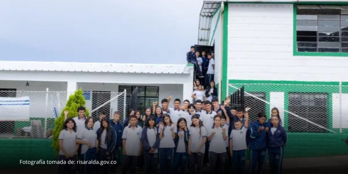 Más de 350 estudiantes rurales de Belén de Umbría reciben renovadas sedes educativas