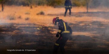 Los incendios forestales en España muestran mejoría, pero miles de personas continúan evacuadas
