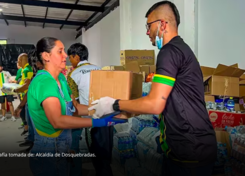 Más de 15 toneladas de ayudas llegan a Dosquebradas tras el sismo Más de 15 toneladas de ayudas llegan a Dosquebradas tras el sismo