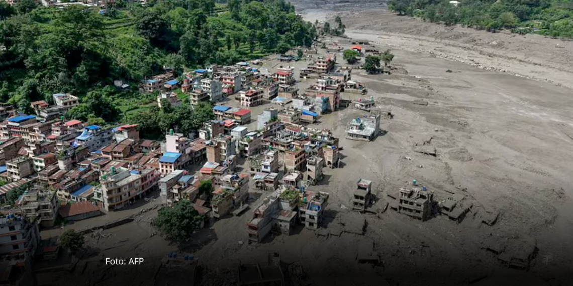 Avalancha e inundaciones dejan decenas de muertos y cientos de desaparecidos en Nepal