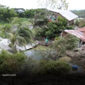 Diez viviendas colapsaron hacia el río Cauca en Manizales y 22 personas sobrevivieron