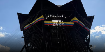 Filandia aplaza decisión sobre la demolición de su emblemático Mirador Colina Iluminada