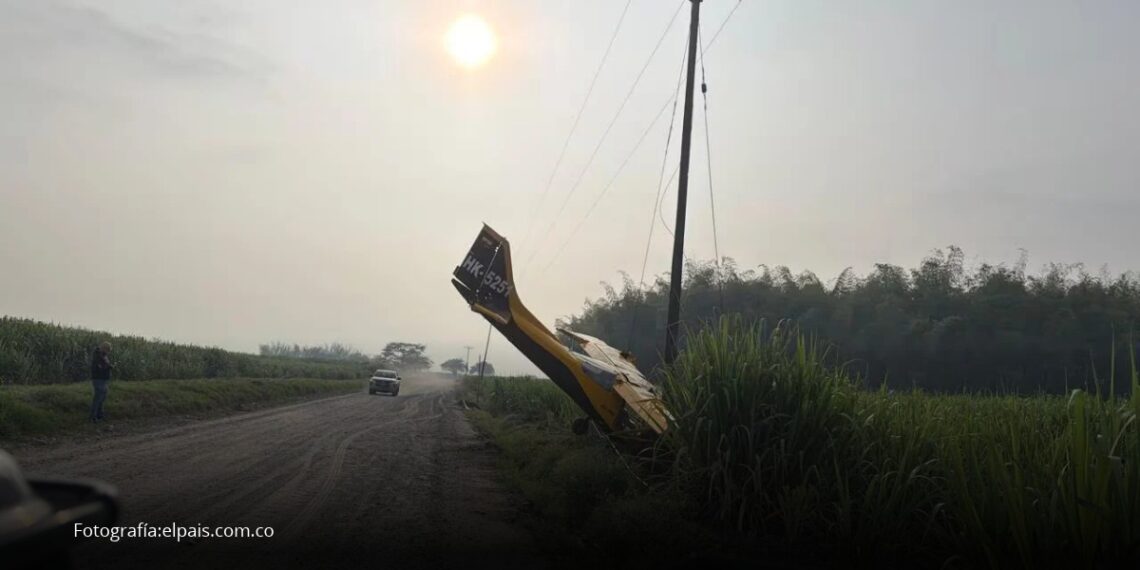 Avioneta se incrustó junto a una vía rural de Puerto Tejada; tripulación salió ilesa