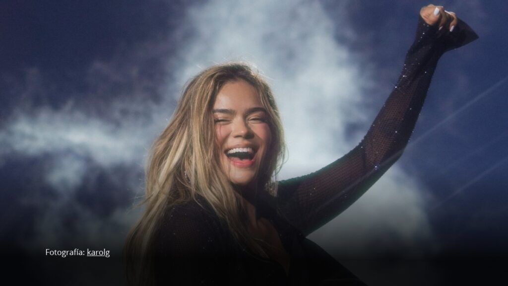 Karol G gana cuatro premios Billboard Latinos y se destaca entre los artistas de la gala