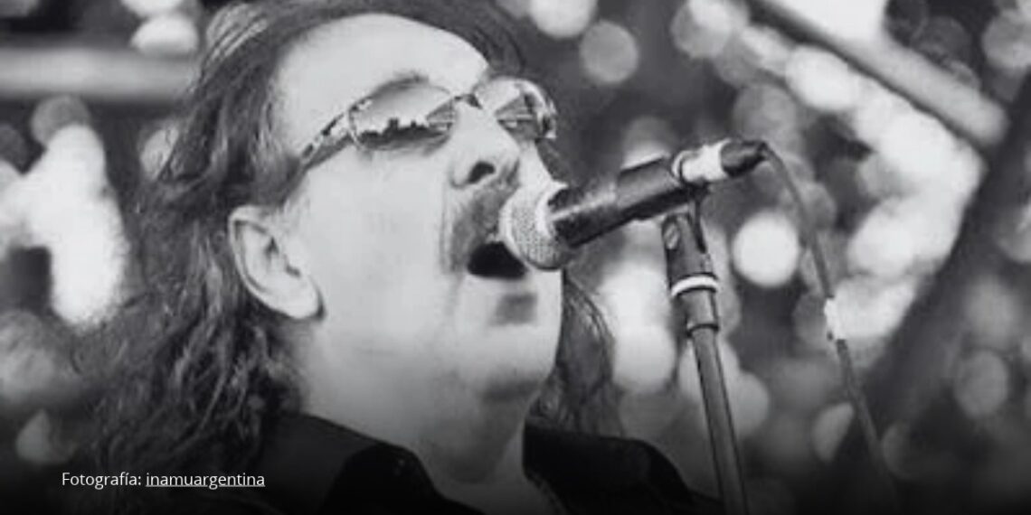 Falleció Saúl Blanch, primera voz de Rata Blanca y referente del rock argentino, a los 75 años Falleció Saúl Blanch, primera voz de Rata Blanca y referente del rock argentino, a los 75 años